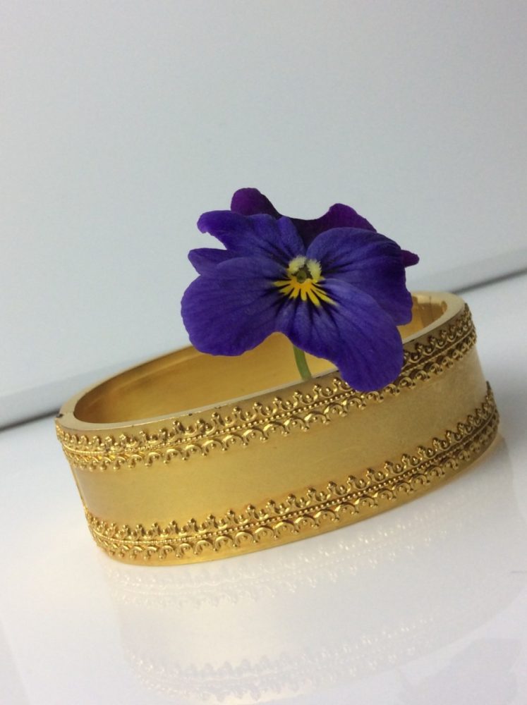 Antique Victorian Etruscan 18ct Yellow Gold Cuff Bangle