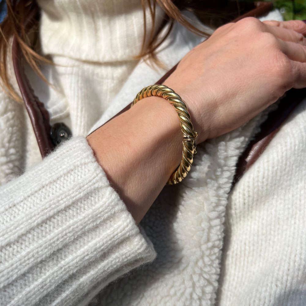 Vintage 18ct Yellow Gold Spiral Twist Hinged Bangle Bracelet