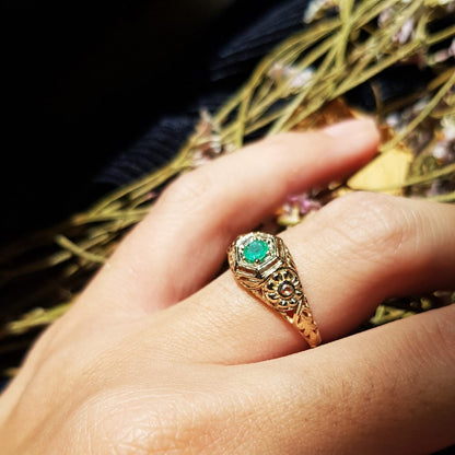 Emerald and Diamond Filigree Ring in Yellow Gold