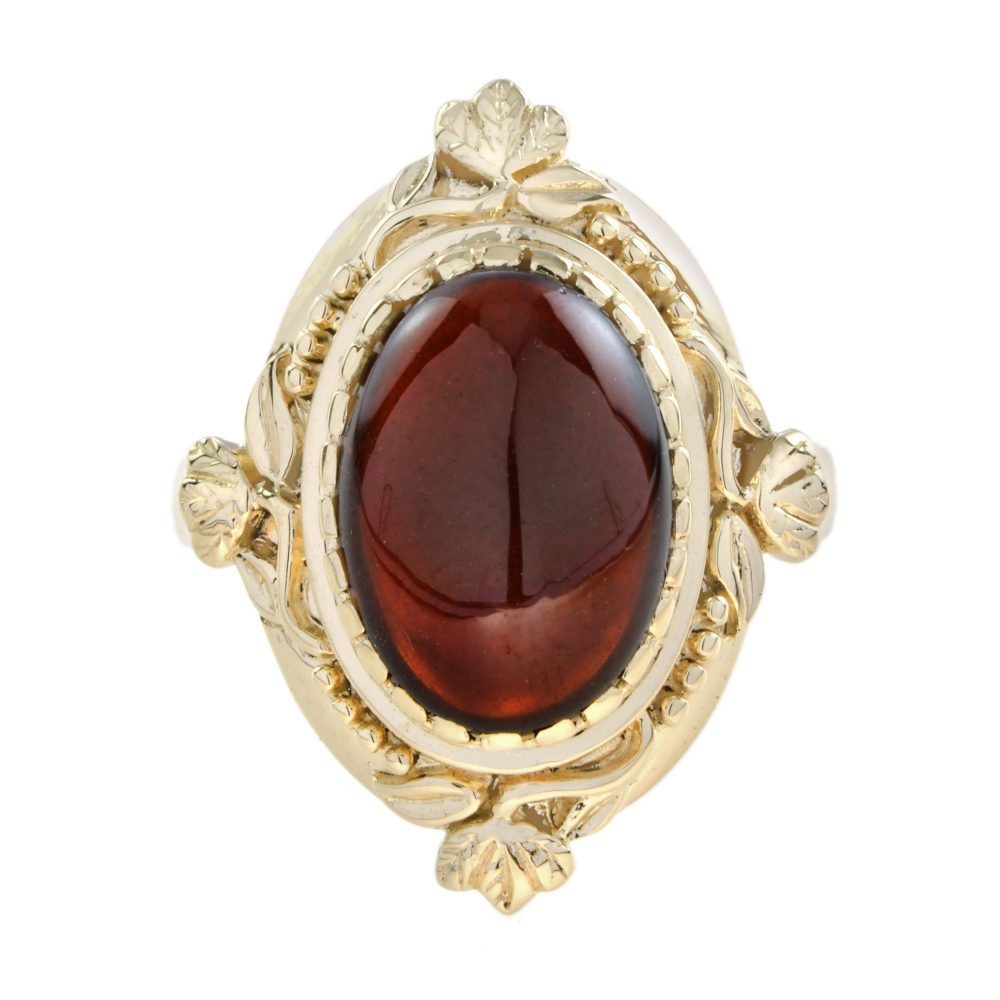 8ct Cabochon Garnet and Yellow Gold Dress Ring