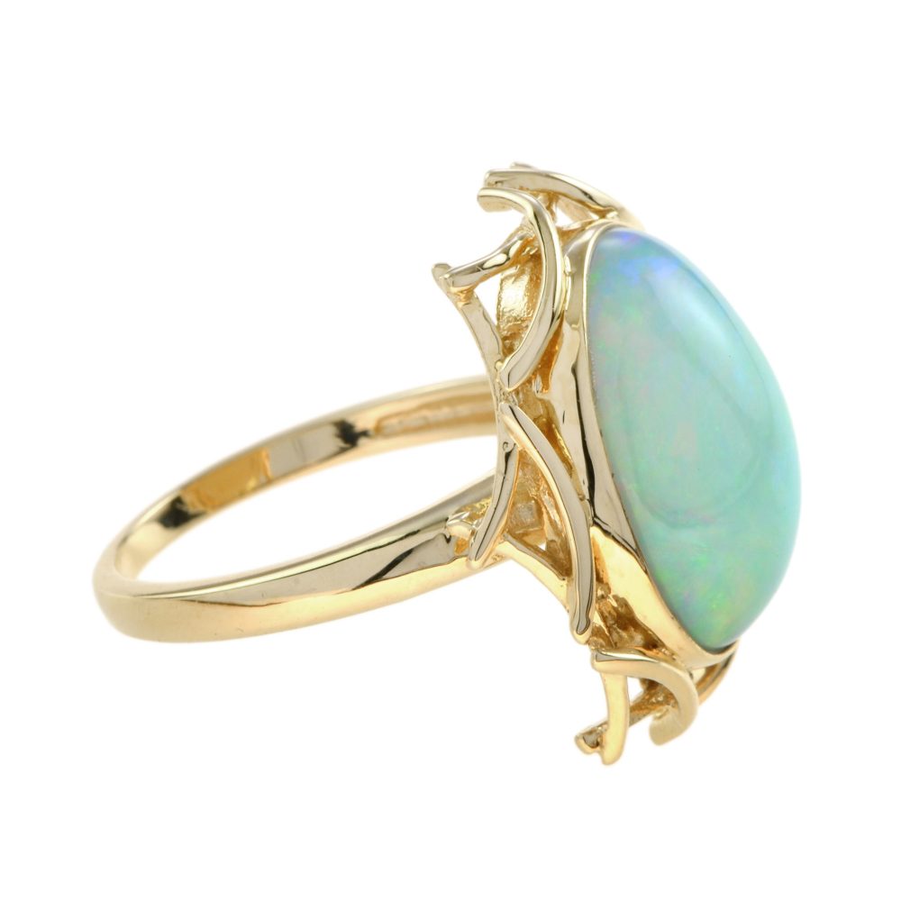 Decorative 6.5ct Ethiopian Opal and Yellow Gold Cocktail Ring
