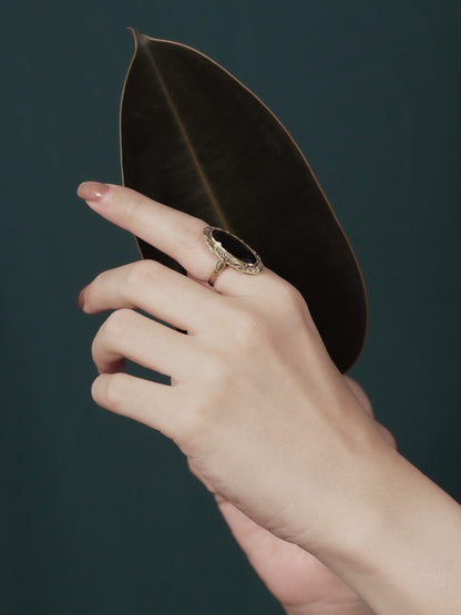 Oval Onyx Cocktail Ring in 14ct Gold