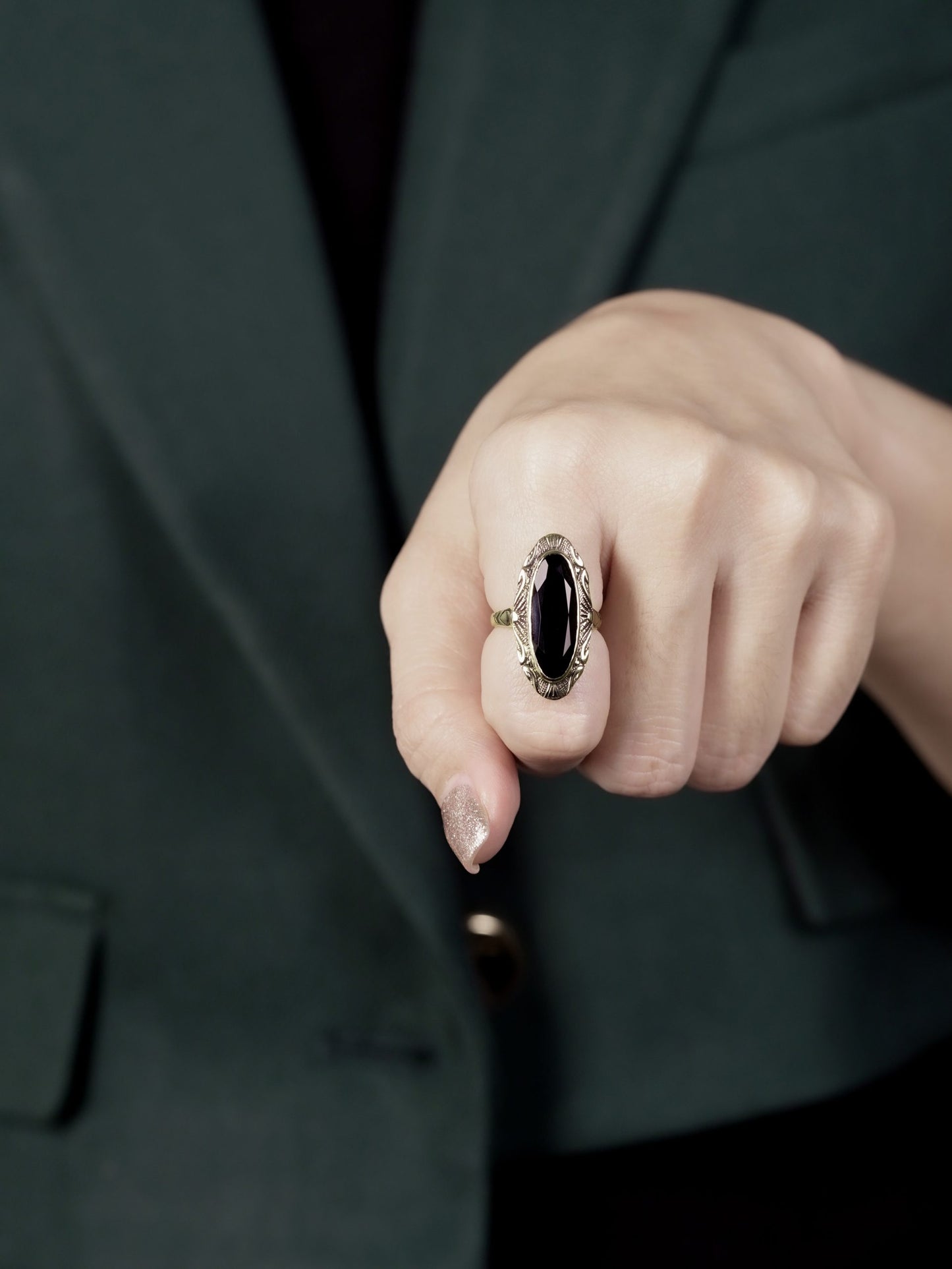 Oval Onyx Cocktail Ring in 14ct Gold
