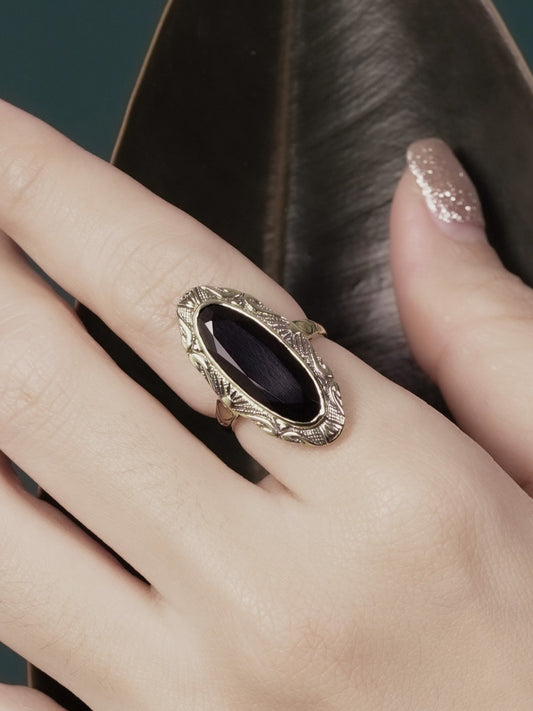 Oval Onyx Cocktail Ring in 14ct Gold