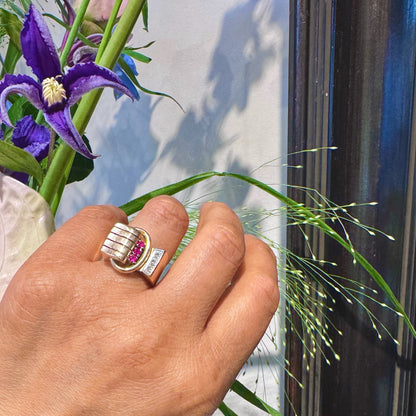 Retro ruby & gold band cocktail ring 1940s