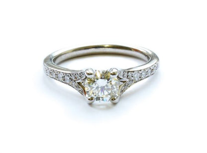 Vintage Diamond Engagement Ring, 0.93 carat total, set in Platinum