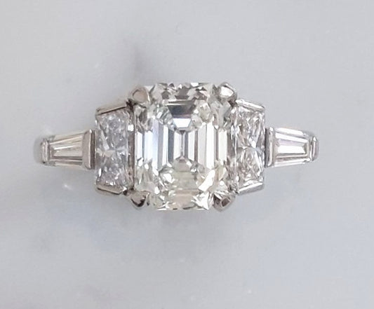Vintage Art Deco Three stone diamond ring, emerald cut baguette cut platinum 2 carats