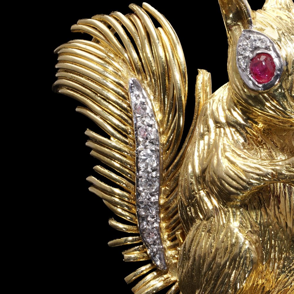 Kutchinsky Squirrel Brooch In 18 Carat Yellow Gold