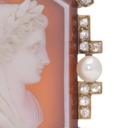 Victorian 18 Carat Yellow Gold Cameo Brooch/Pendant With Old Cut Diamonds And Pearls