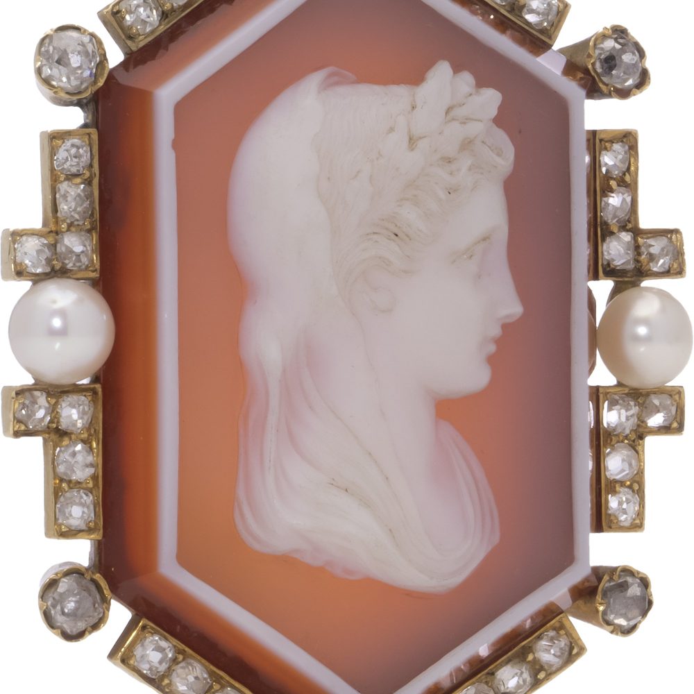Victorian 18 Carat Yellow Gold Cameo Brooch/Pendant With Old Cut Diamonds And Pearls