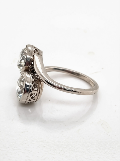Art Deco Old European Cut Diamond Toi et Moi Engagement Ring in Platinum