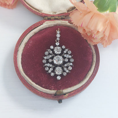Victorian Antique Old Cut Diamond Floral Cluster Pendant come Brooch, 2.50 carats