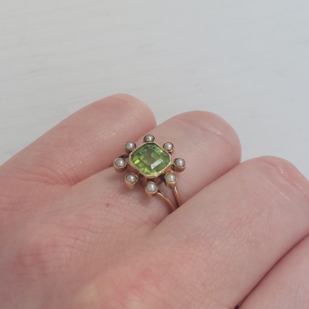 Victorian Antique Peridot and Pearl Ring