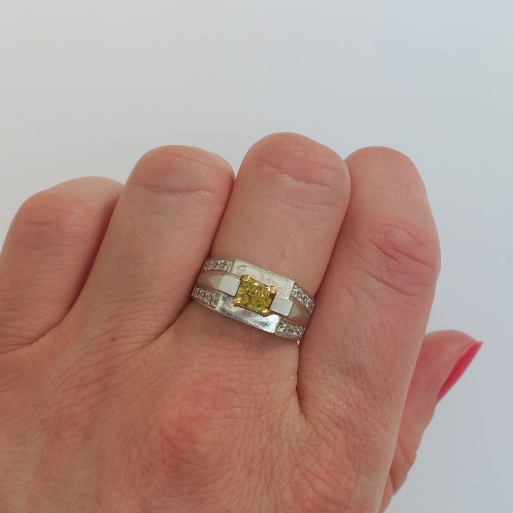 Vintage 0.50ct Yellow Diamond Band Ring