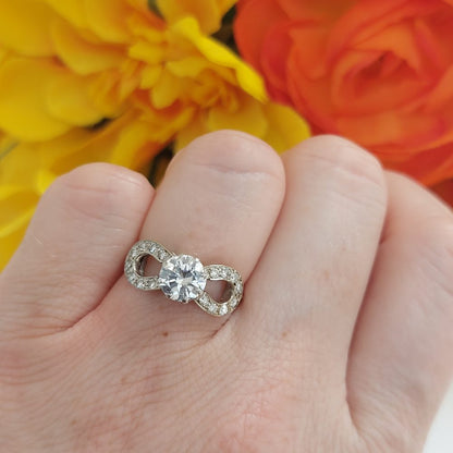 Vintage 1.10ct Diamond Solitaire Bow Ring