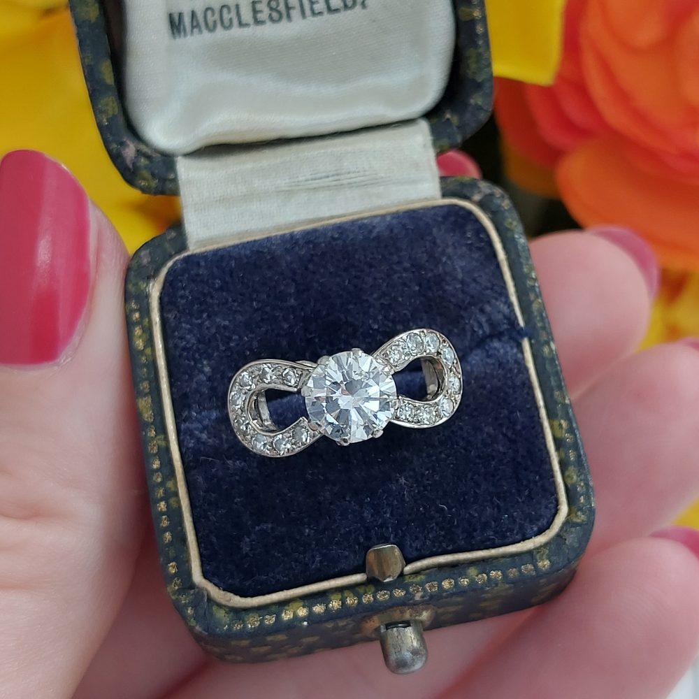 Vintage 1.10ct Diamond Solitaire Bow Ring