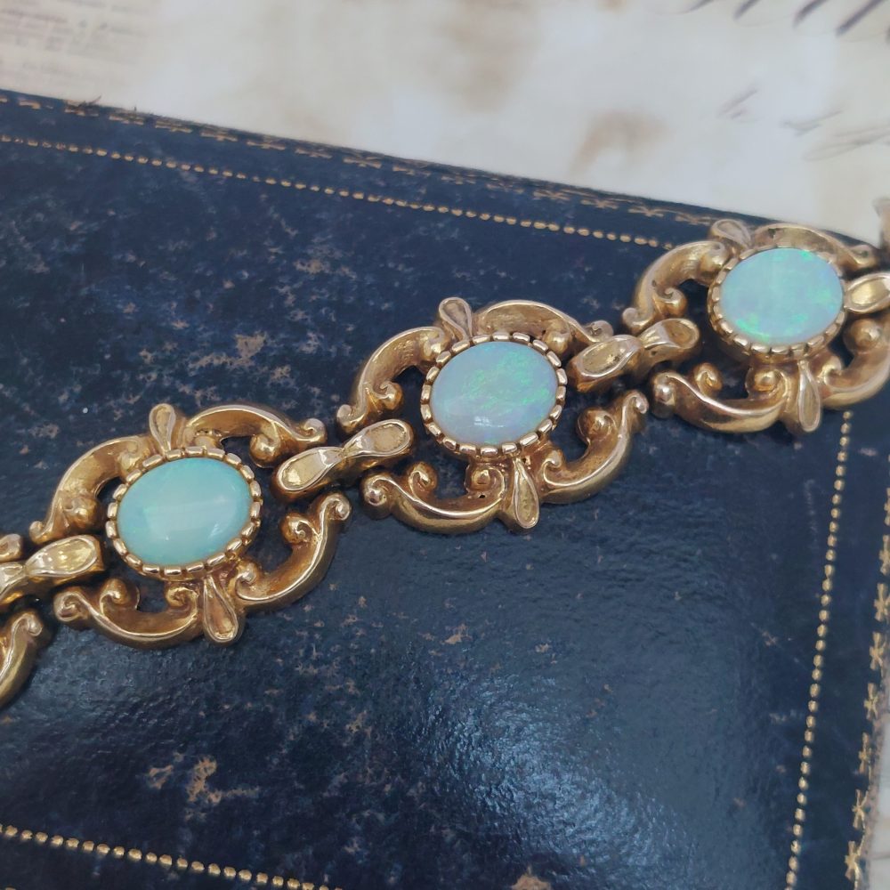 Vintage 10ct Opal and Gold Bracelet