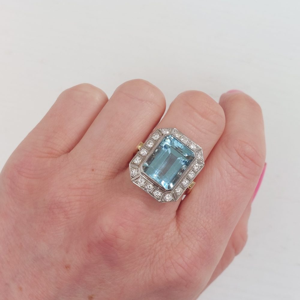 Vintage 11ct Aquamarine and Diamond Dress Ring