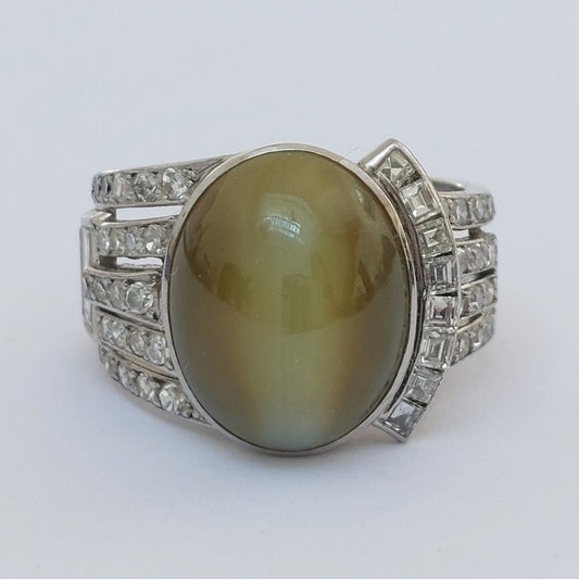 Vintage 13cts Cat&#8217;s Eye Chrysoberyl and Diamond Ring