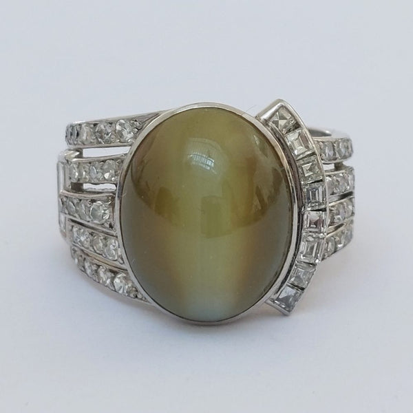 Vintage 13cts Cat&#8217;s Eye Chrysoberyl and Diamond Ring