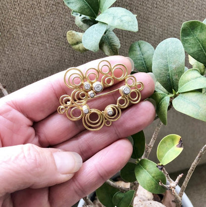 Vintage 18ct Yellow Gold Hoop Geometric Brooch with Diamonds