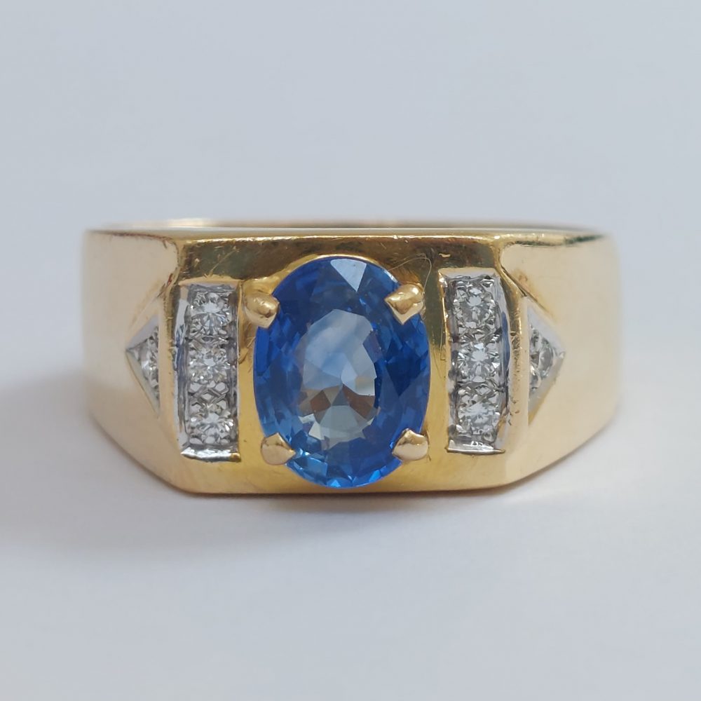 Vintage 2.50ct Sapphire and Diamond Signet Ring