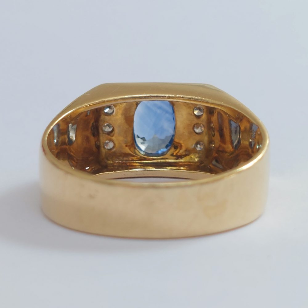 Vintage 2.50ct Sapphire and Diamond Signet Ring