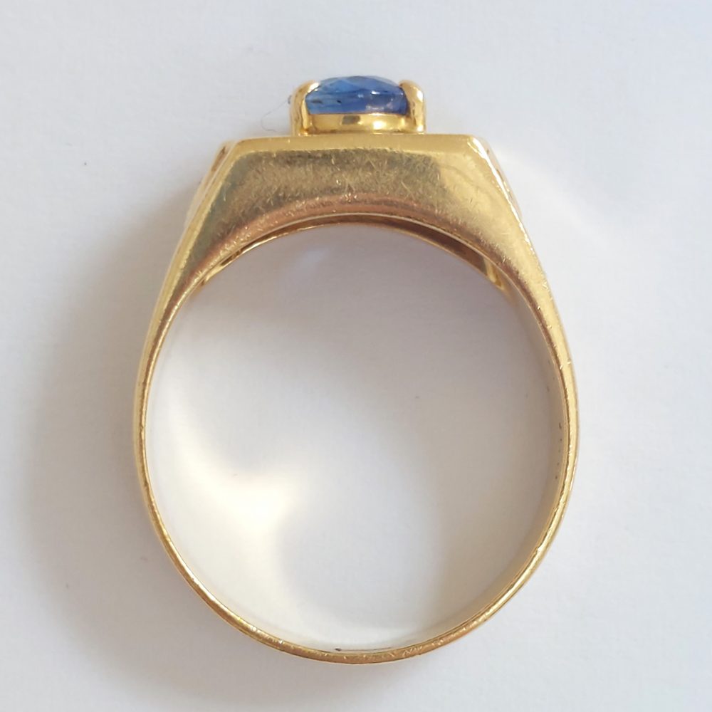 Vintage 2.50ct Sapphire and Diamond Signet Ring