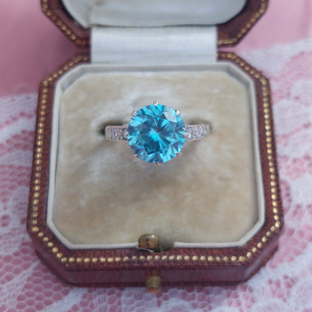Vintage 3.75ct Blue Zircon and Diamond Set Ring