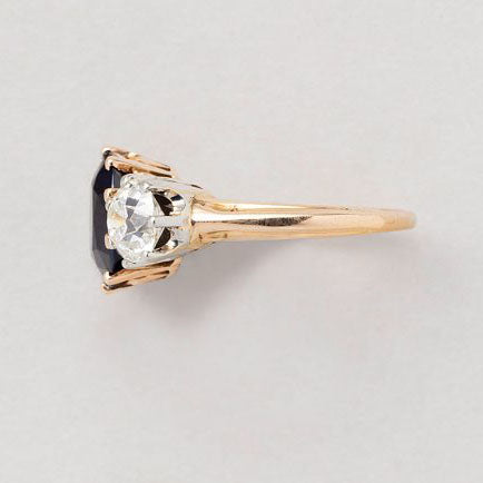 Vintage 3.91ct Natural No Heat Sapphire and 1.70ct Old Mine Cut Diamond Three Stone Engagement Ring in 18ct yellow gold