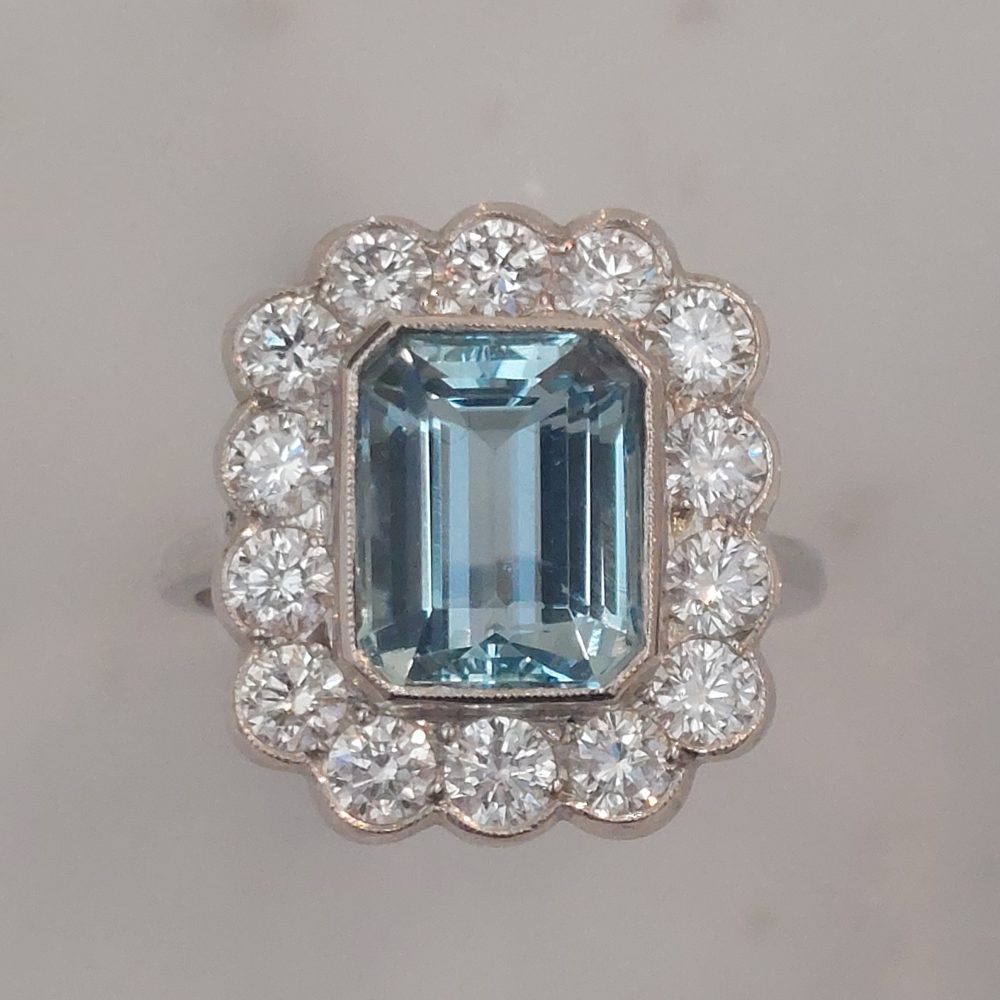 Vintage 8ct Aquamarine and Diamond Cluster Ring