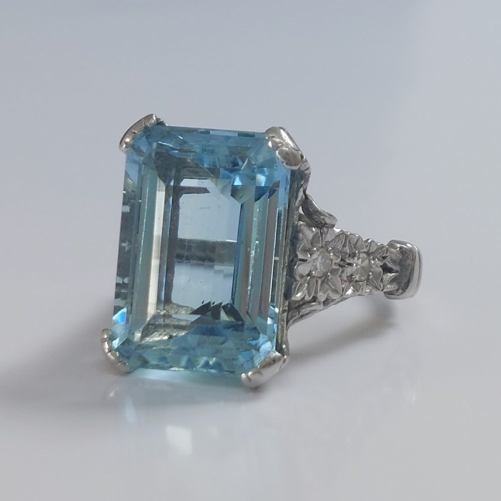 Vintage Aquamarine Ring with Floral Diamond Set Shoulders