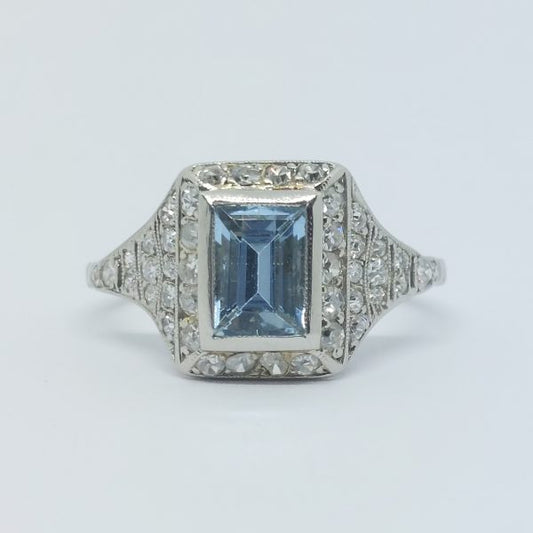 Vintage Aquamarine and Diamond Ring