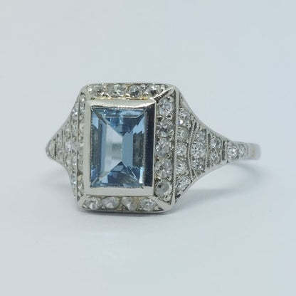 Vintage Aquamarine and Diamond Ring