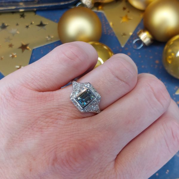 Vintage Aquamarine and Diamond Ring