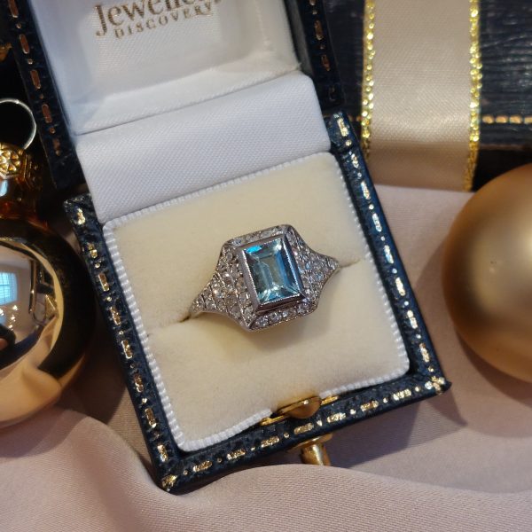 Vintage Aquamarine and Diamond Ring