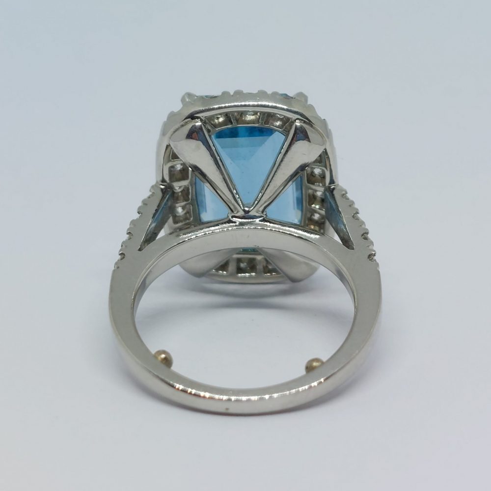 Vintage Aquamarine and Diamond Cluster Ring
