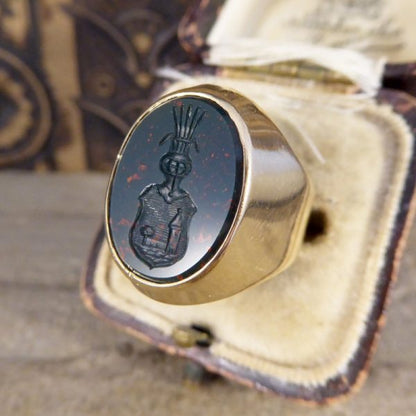Vintage Carved Bloodstone 18ct Gold Signet Ring