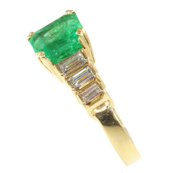 Vintage Colombian Emerald Diamond 18ct Gold Ring