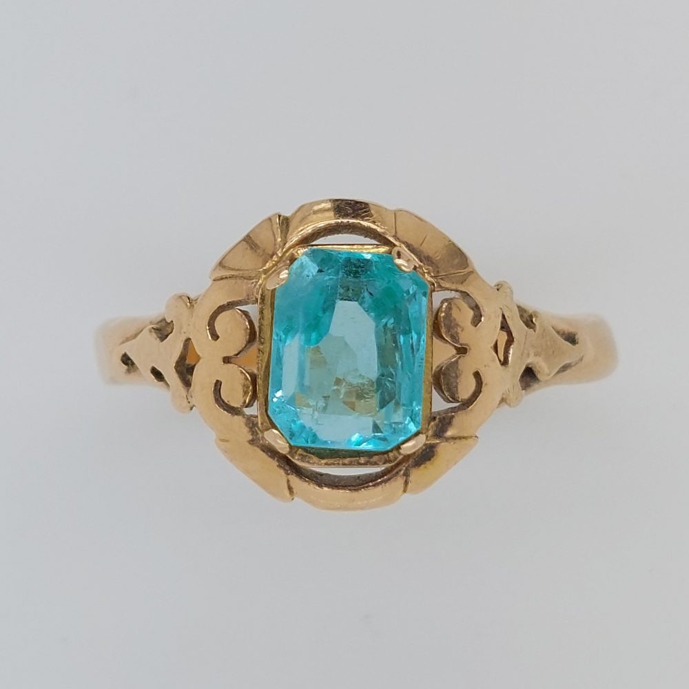 Vintage Emerald Solitaire Gold Ring