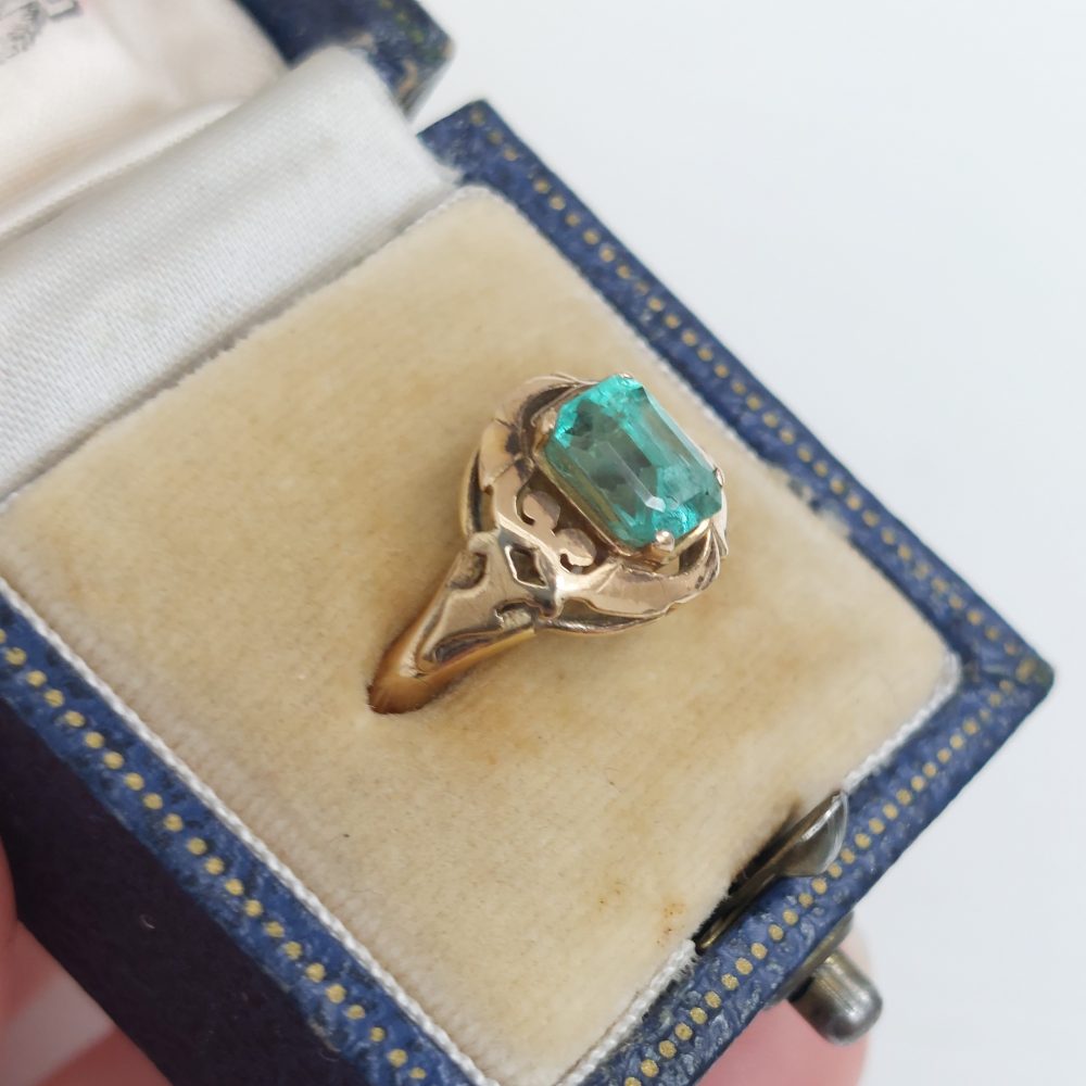 Vintage Emerald Solitaire Gold Ring