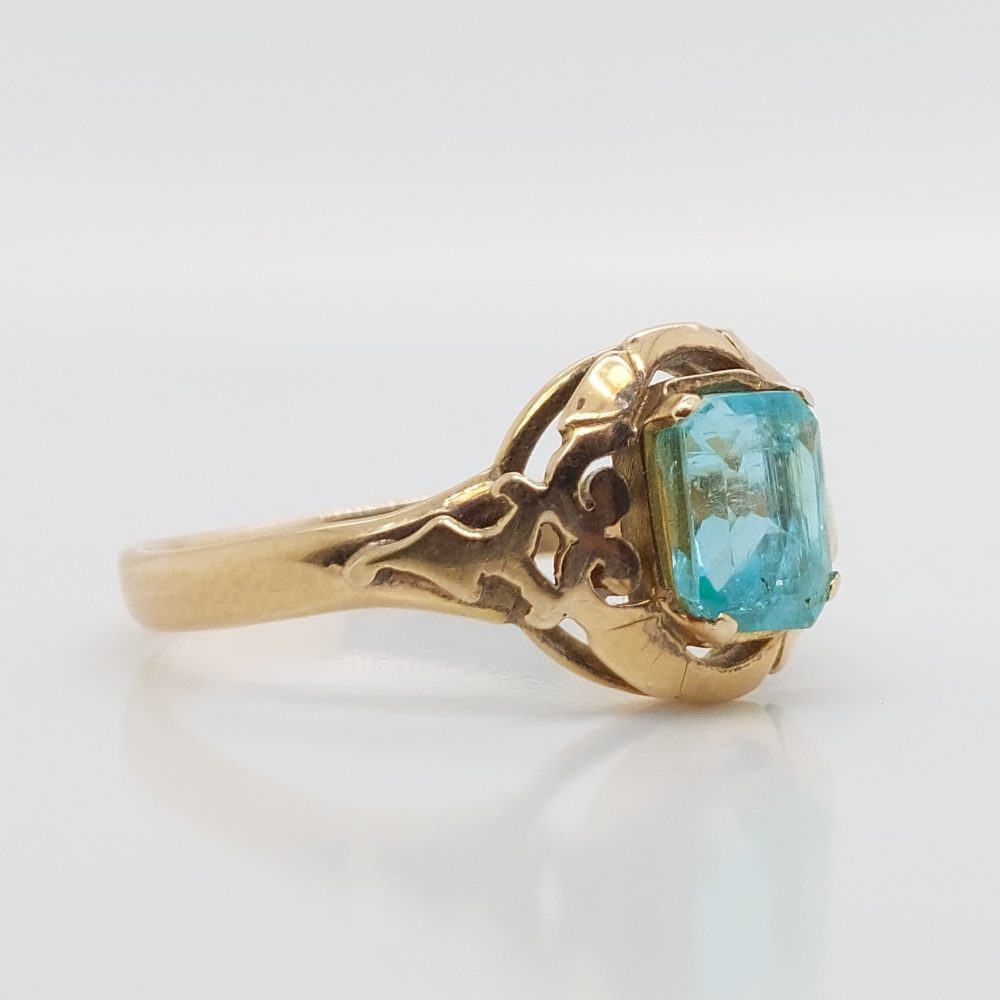 Vintage Emerald Solitaire Gold Ring