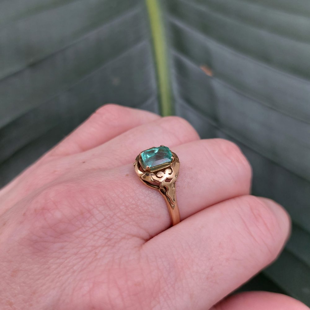 Vintage Emerald Solitaire Gold Ring