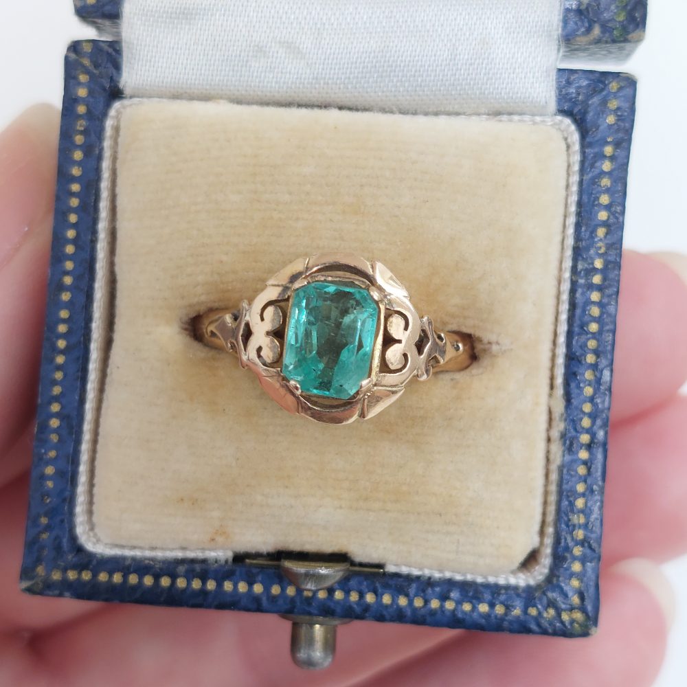 Vintage Emerald Solitaire Gold Ring