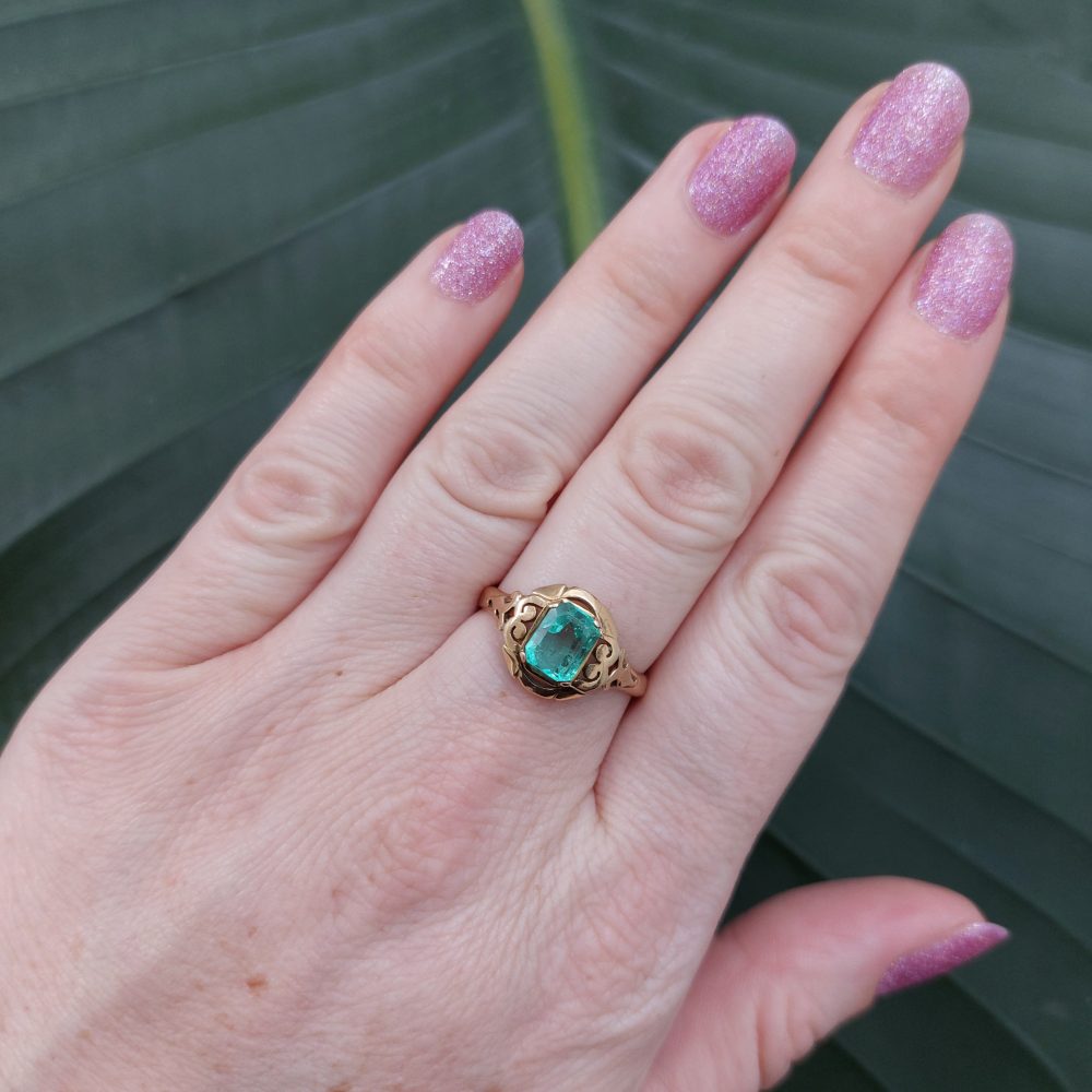 Vintage Emerald Solitaire Gold Ring