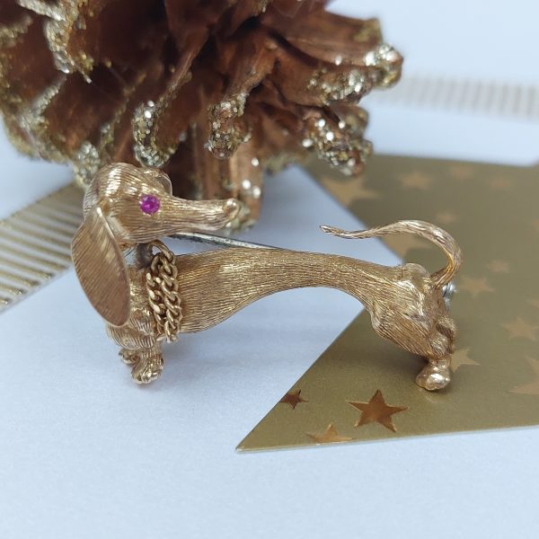 Vintage Dachshund Dog Gold Brooch