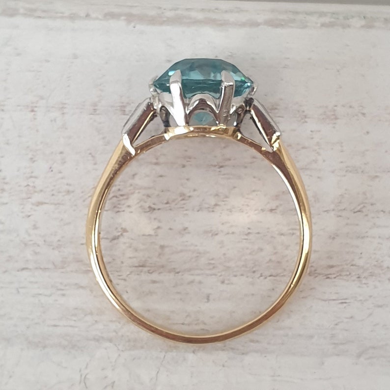 Vintage Zircon and Diamond 18ct Gold Platinum Ring