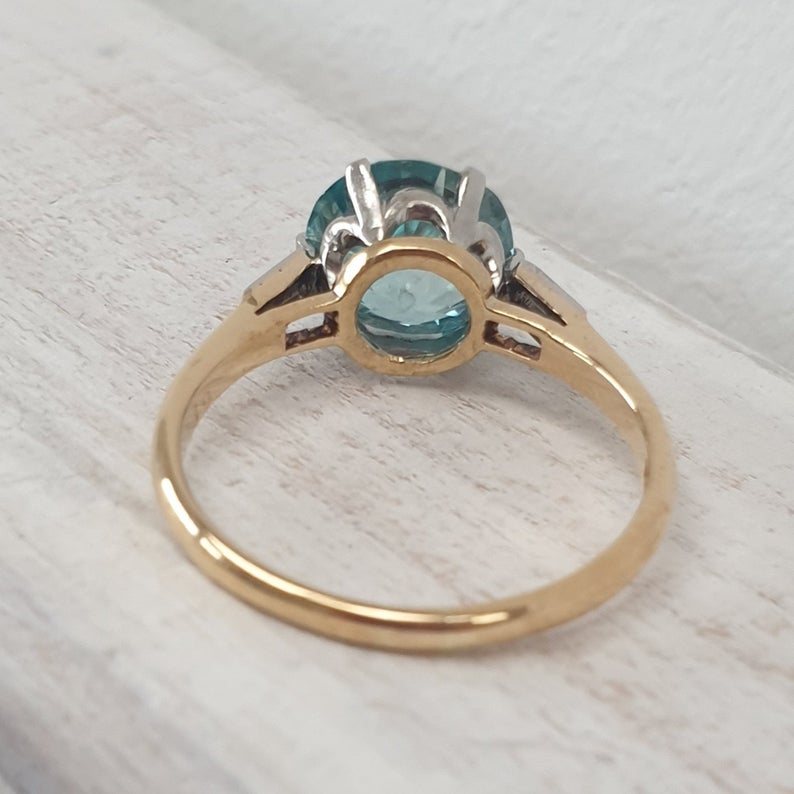 Vintage Zircon and Diamond 18ct Gold Platinum Ring