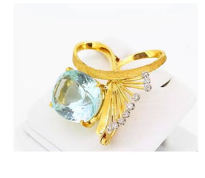 Vintage 15.00ct Aquamarine and Diamond Brooch in 18ct Yellow Gold