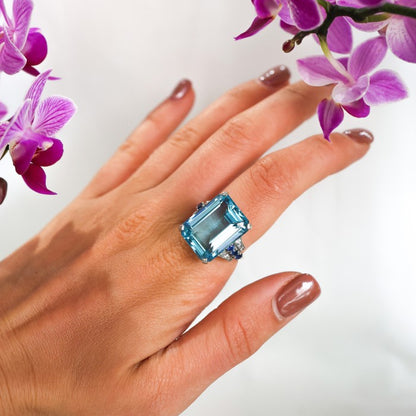 Art Deco 20cts Aquamarine Cocktail Ring in Platinum with Sapphire and Diamond